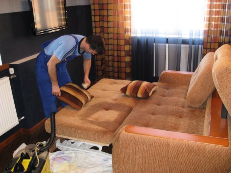 чистка раскладного дивана